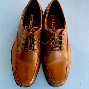 Bostonian Flexlite brown dress shoes. Almost New